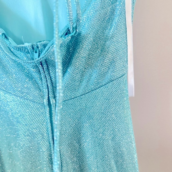 B DARLIN Juniors' High-Slit Glitter Long Gown Seafoam Silver NWD 1/2 - Picture 8 of 10